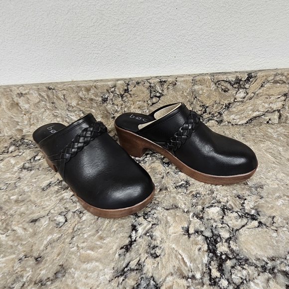 Black clogs - Picture 3 of 4